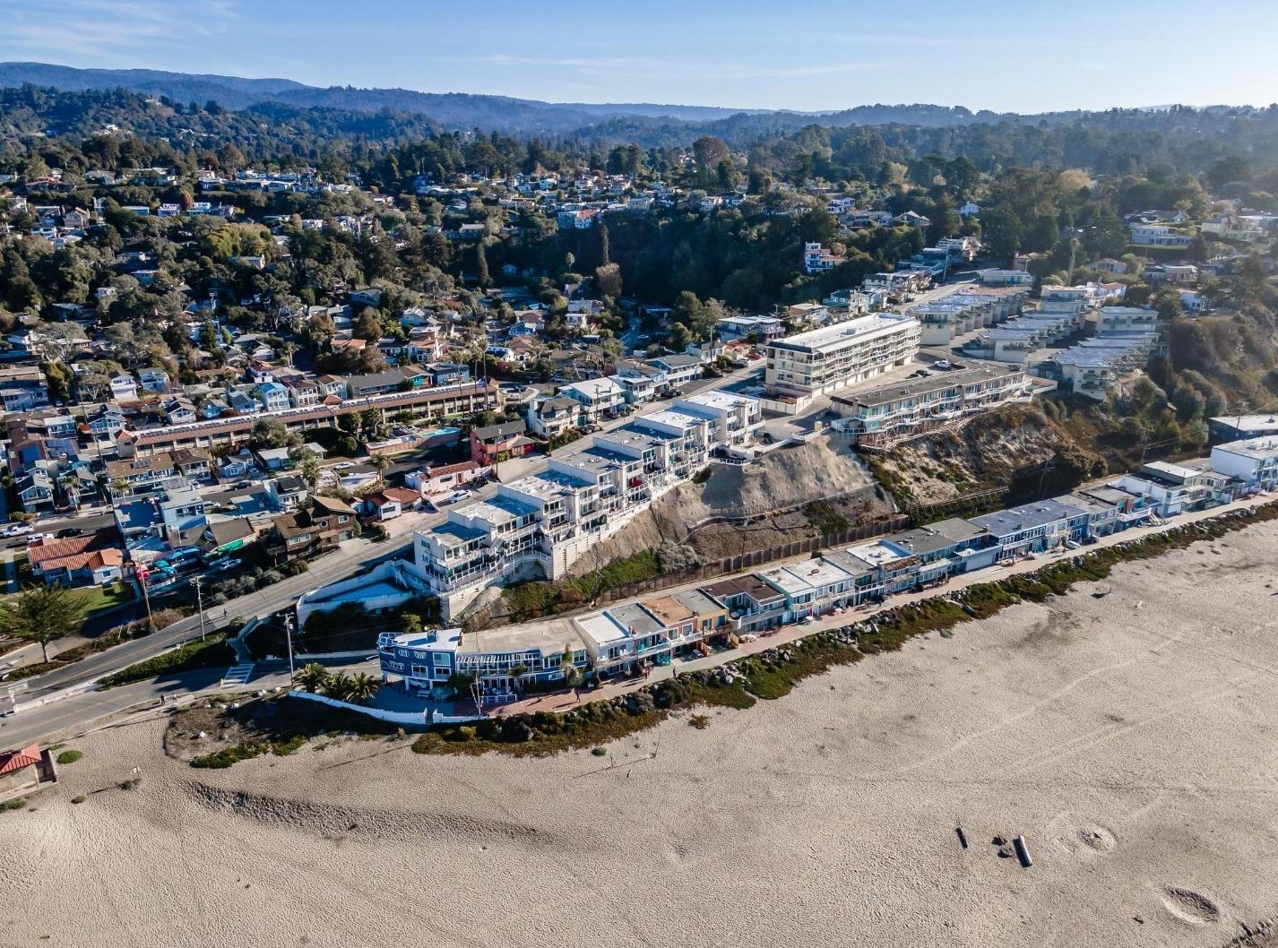 240 Rio Del Mar Blvd, Aptos, CA 95003-4655