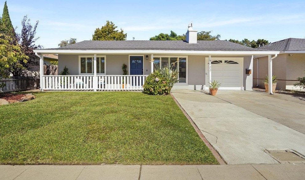 3933 Martin Dr, San Mateo, CA 94403-3620