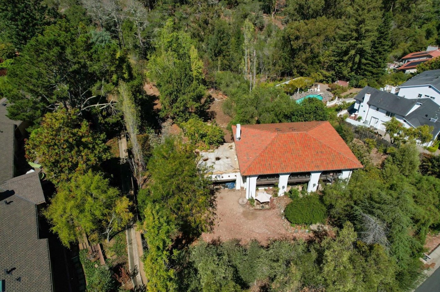 2320 Skyfarm Dr, Burlingame, CA 94010