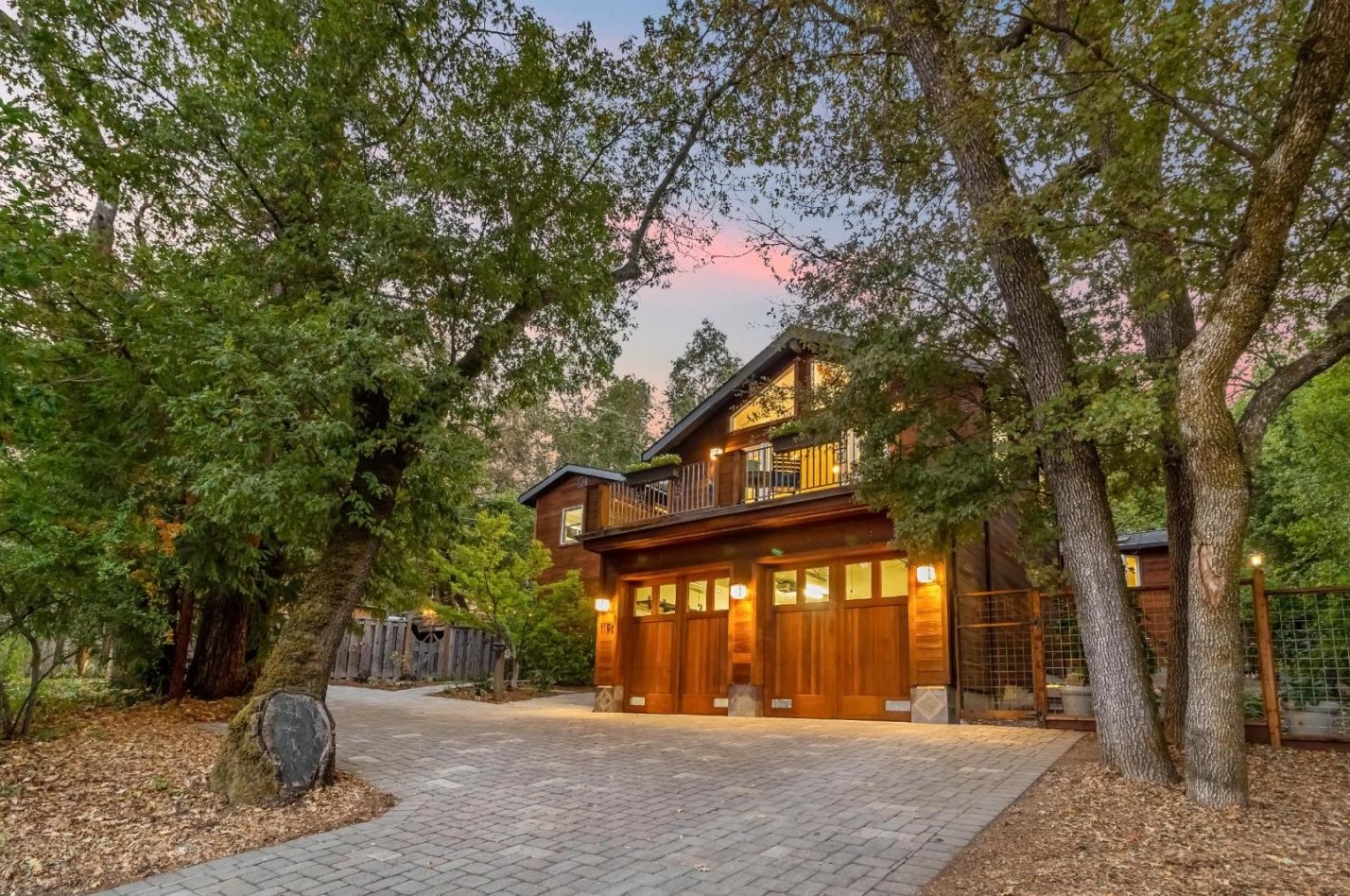 1196 Los Trancos Rd, Menlo Park, CA 94028-8153