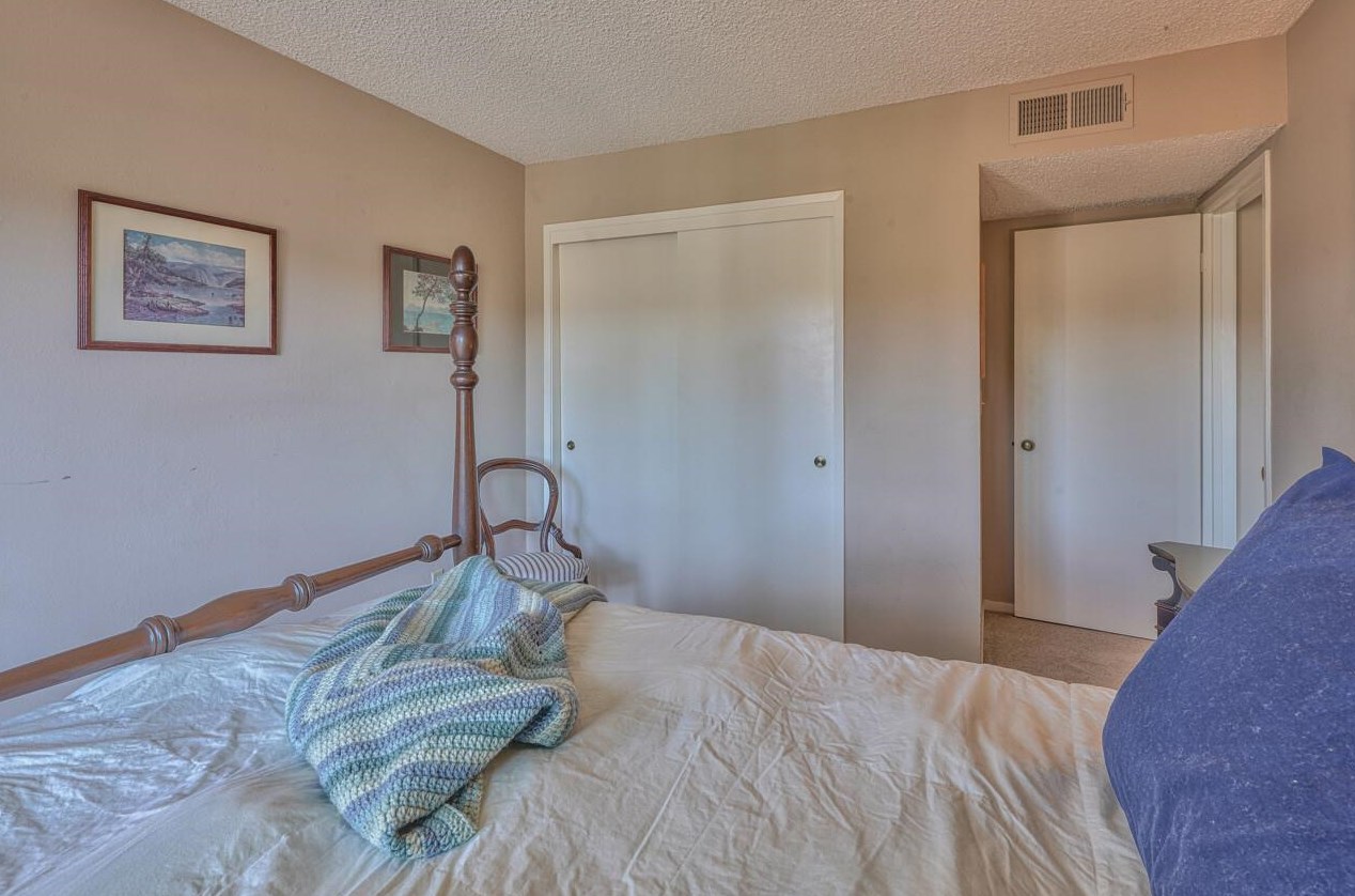 88 Montsalas Dr, Monterey CA  93940-5284 exterior