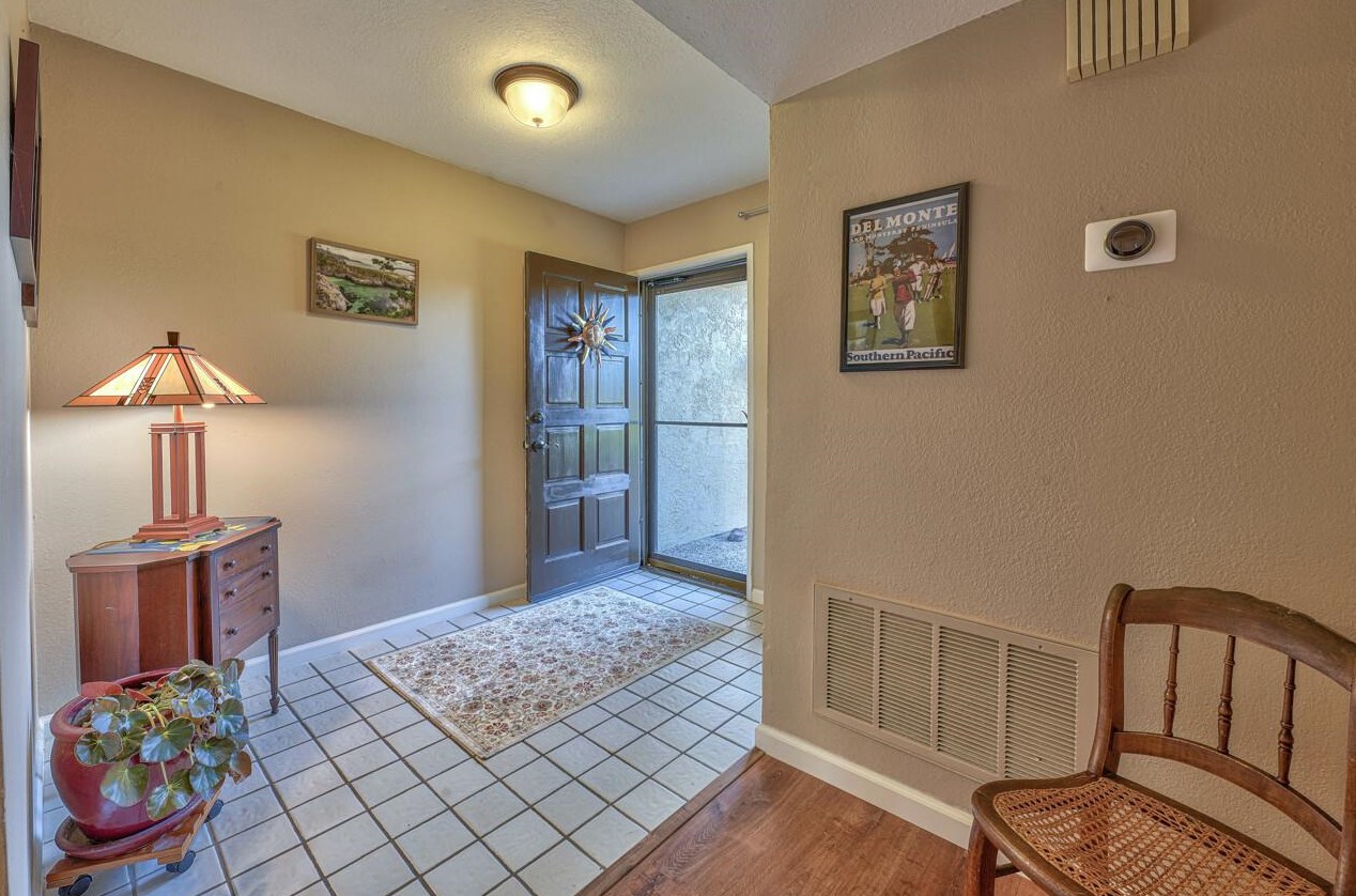 88 Montsalas Dr, Monterey CA  93940-5284 exterior