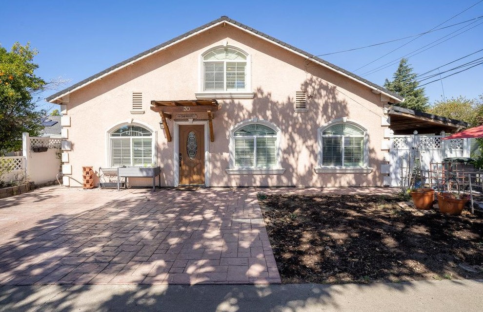30 Olive St, Hollister, CA 95023