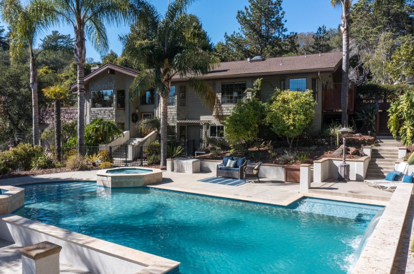 560 Hidden Valley Rd, Soquel, CA 95073-9514