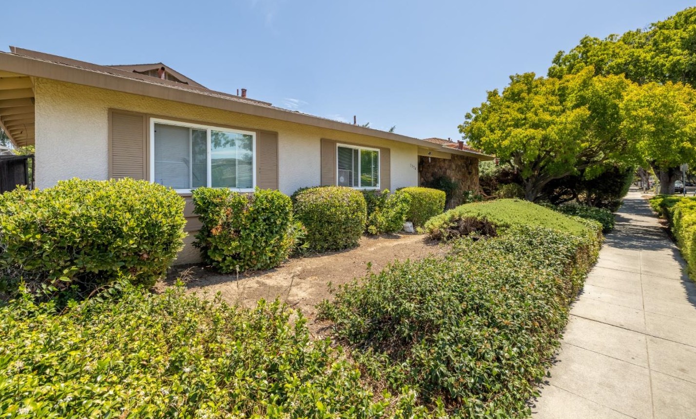 1354 Essex Way, San Jose, CA 95117-3711