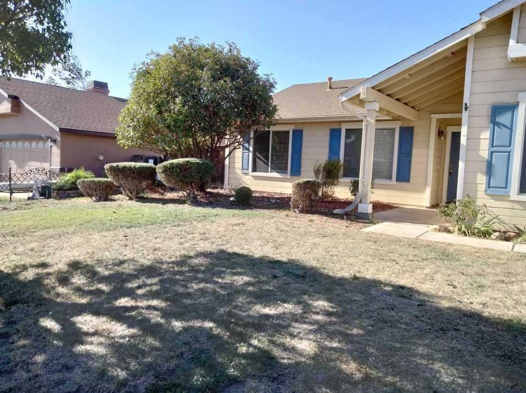 323 Entrada Dr, Soledad, CA 93960-3409