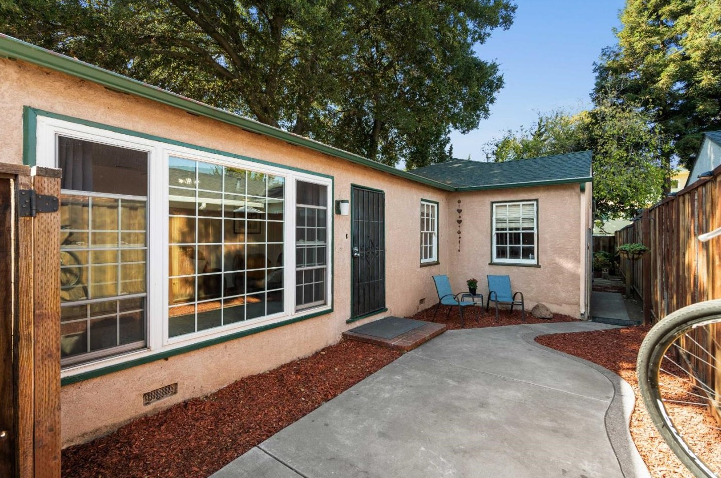 704 Pinedale Ct, Hayward, CA 94544