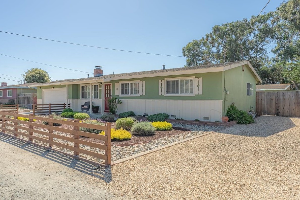 254 Modern Ln, Marina, CA 93933