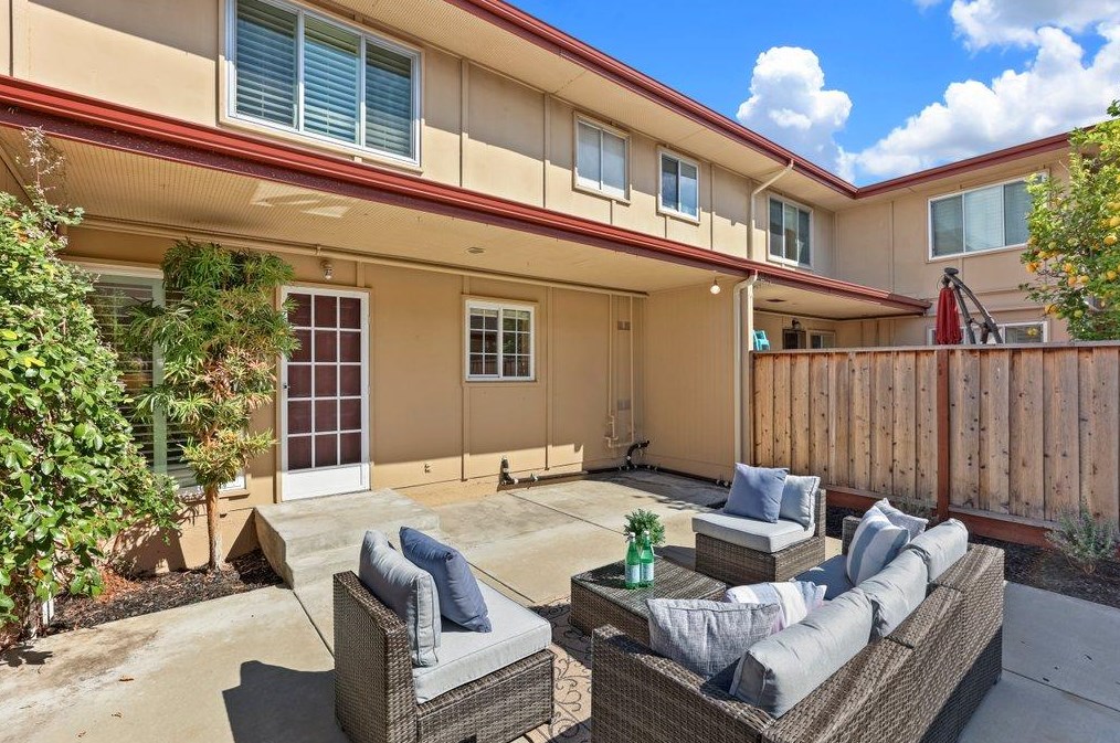 1631 Marina Ct, San Mateo, CA 94403-5580