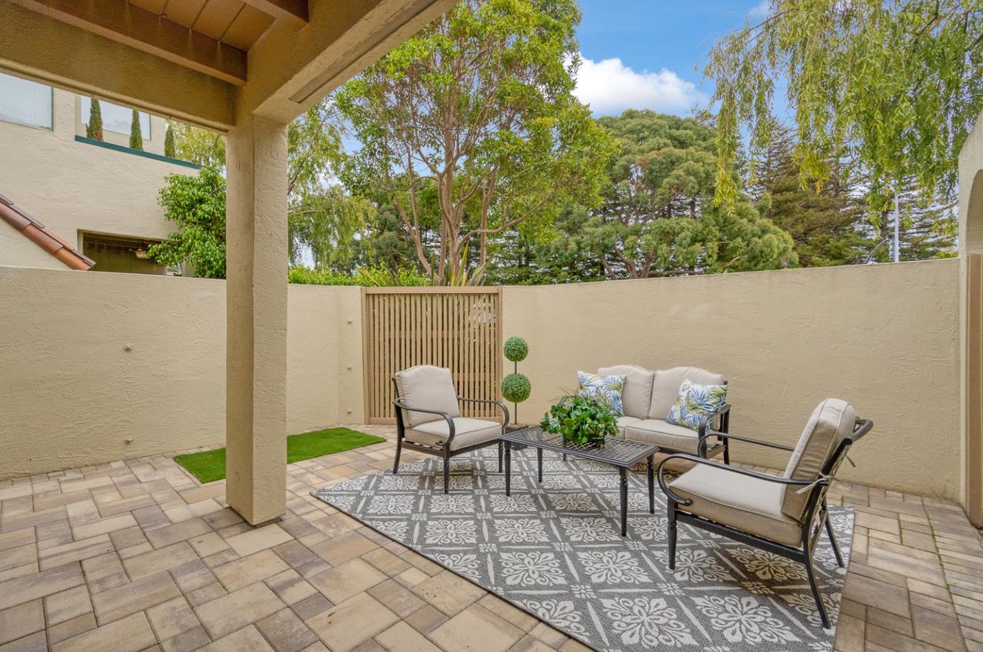 2323 Armada Way, San Mateo, CA 94404-1526