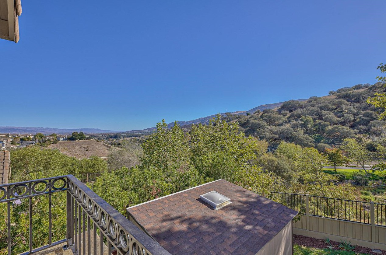 26453 Honor Ln, Salinas, CA 93908-1570