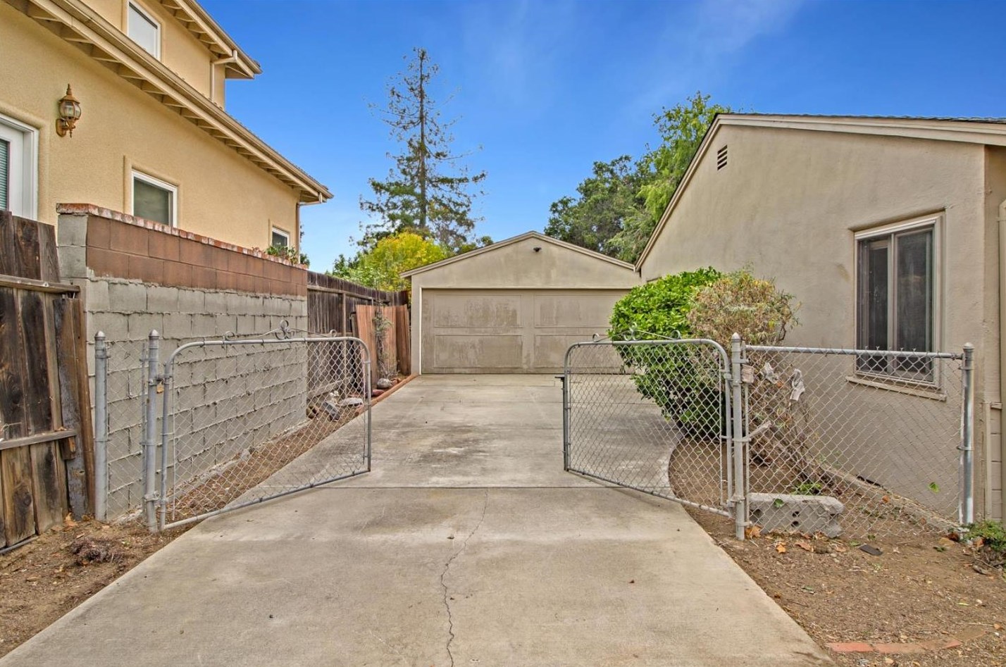 20669 Scofield Dr, Cupertino, CA 95014-2945