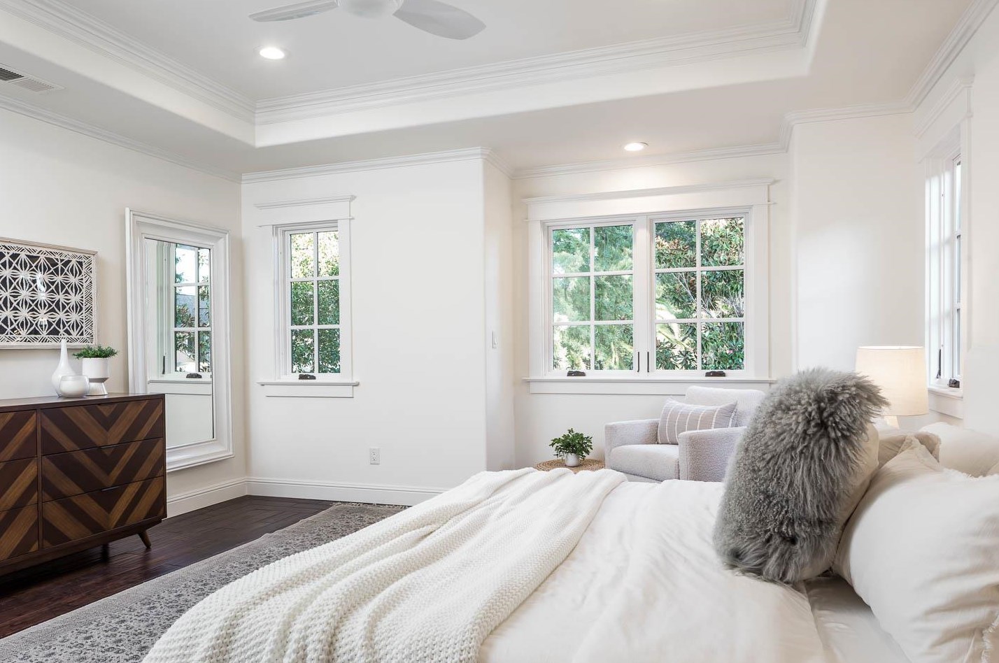 1009 Santa Cruz Ave, Menlo Park CA 94025-5656 exterior