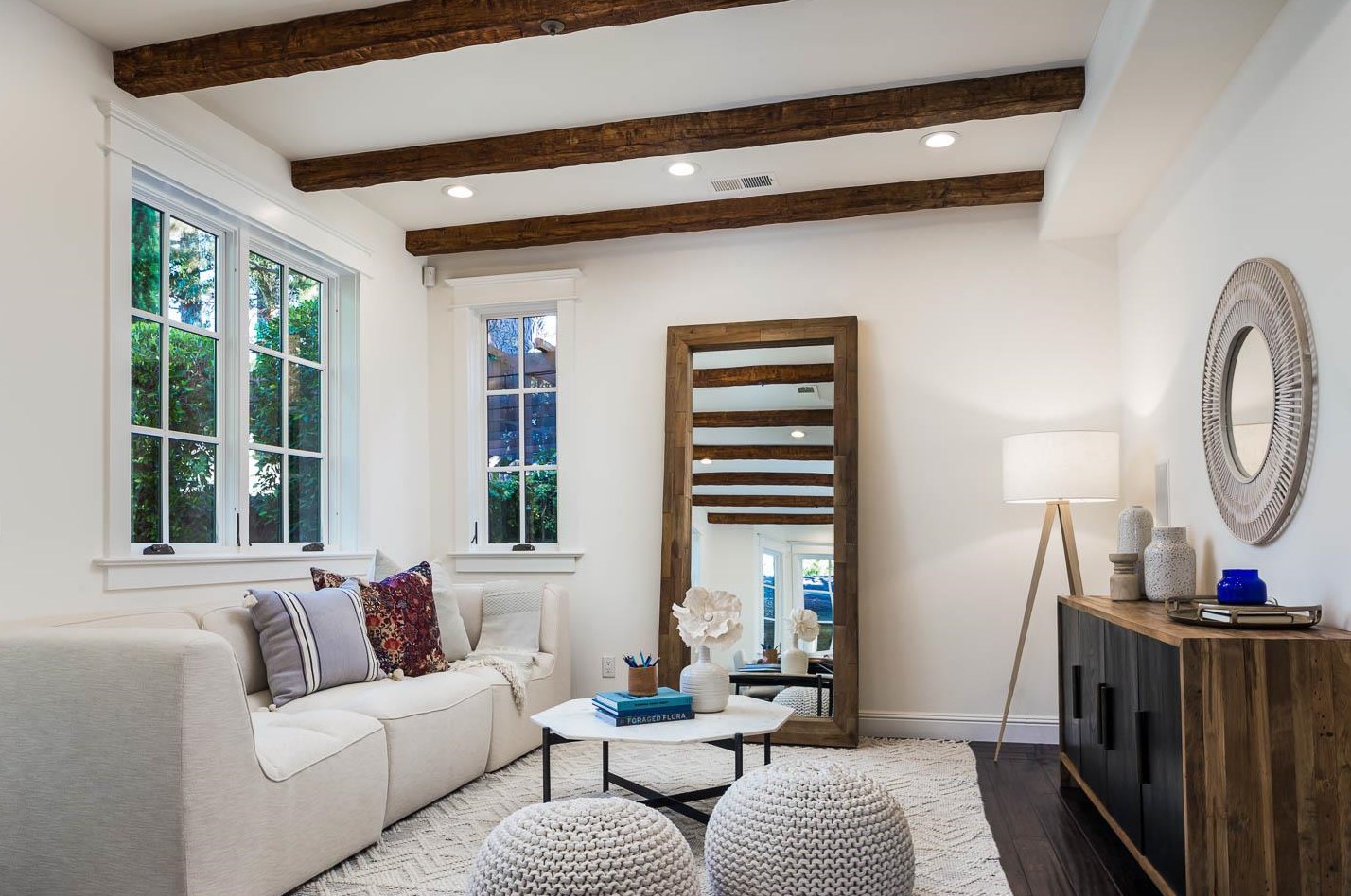 1009 Santa Cruz Ave, Menlo Park CA 94025-5656 exterior