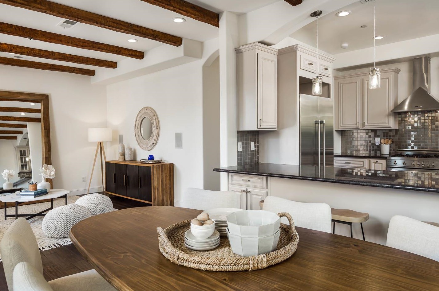 1009 Santa Cruz Ave, Menlo Park CA 94025-5656 exterior