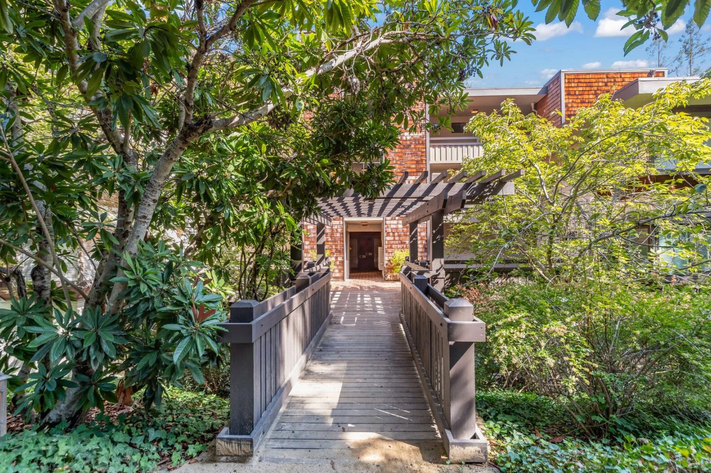 1204 Sharon Park Dr 83, Menlo Park, CA 94025