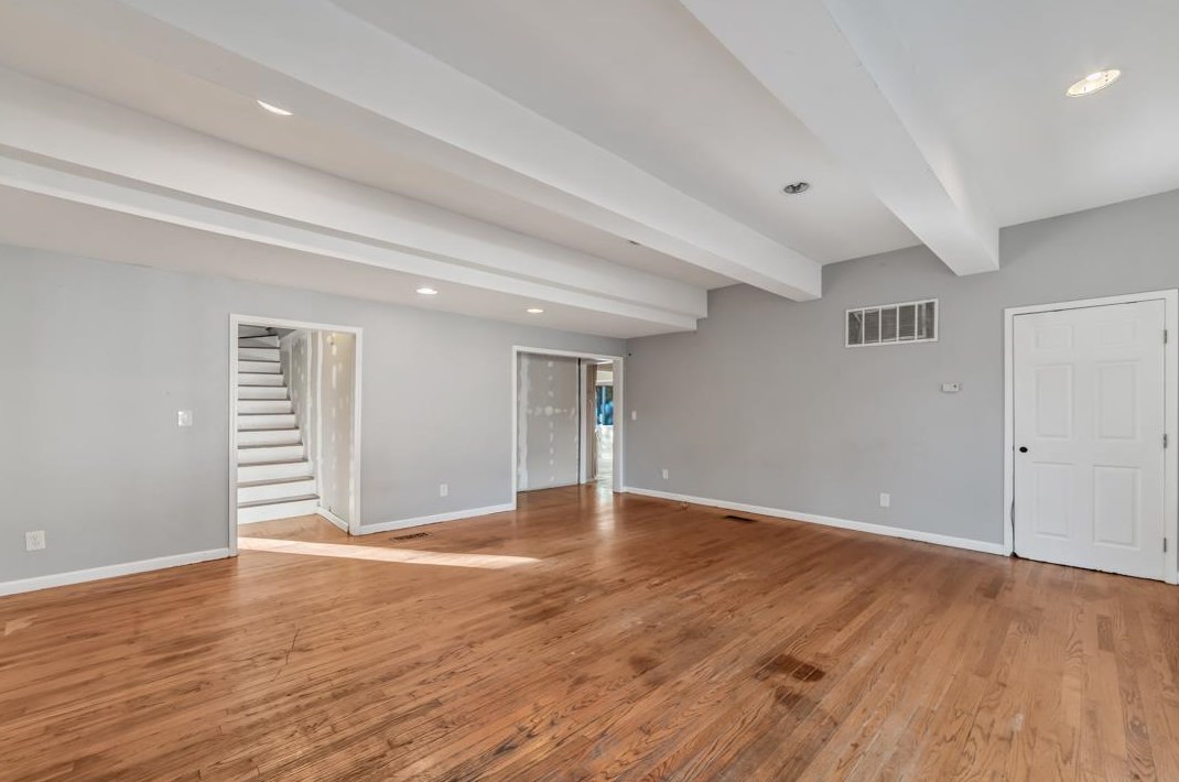 2033 Poplar Ave, Palo Alto, CA 94303
