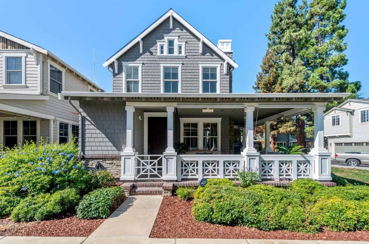 204 Ballard Ln, Menlo Park, CA 94025-3759