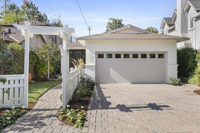 1260 W Selby Ln, Redwood City, CA 94061