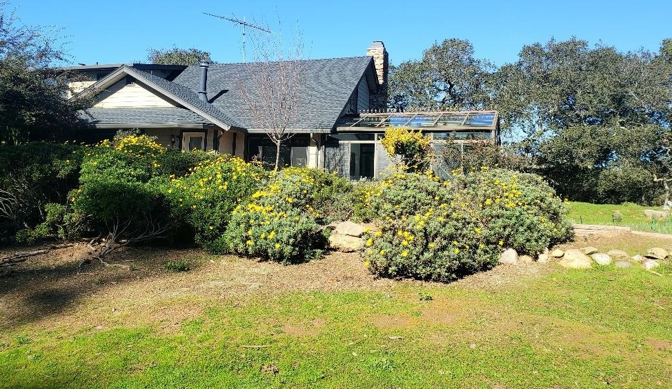 800 Seely Ave, Aromas, CA 95004