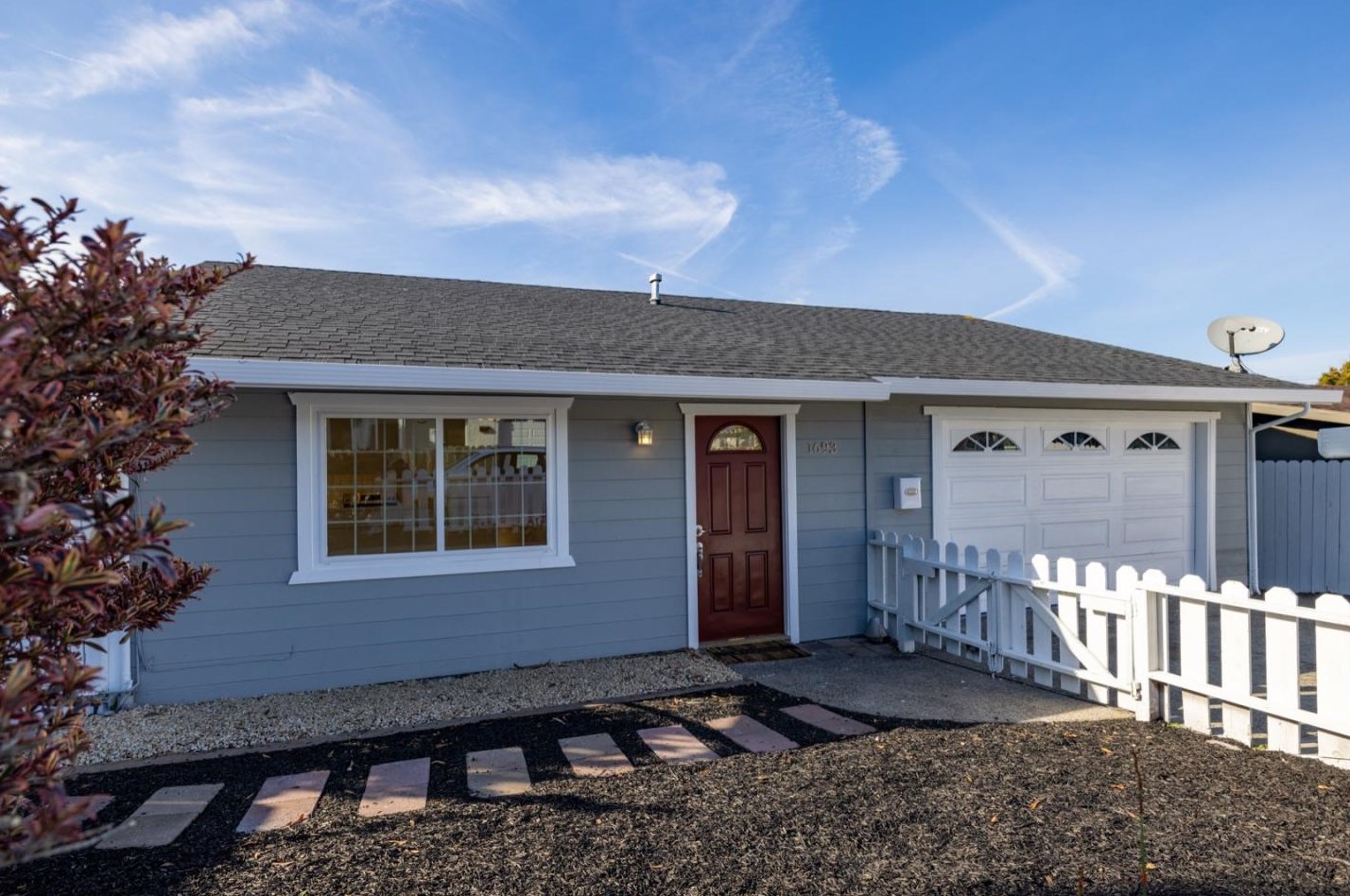 1693 Goodwin St, Seaside, CA 93955