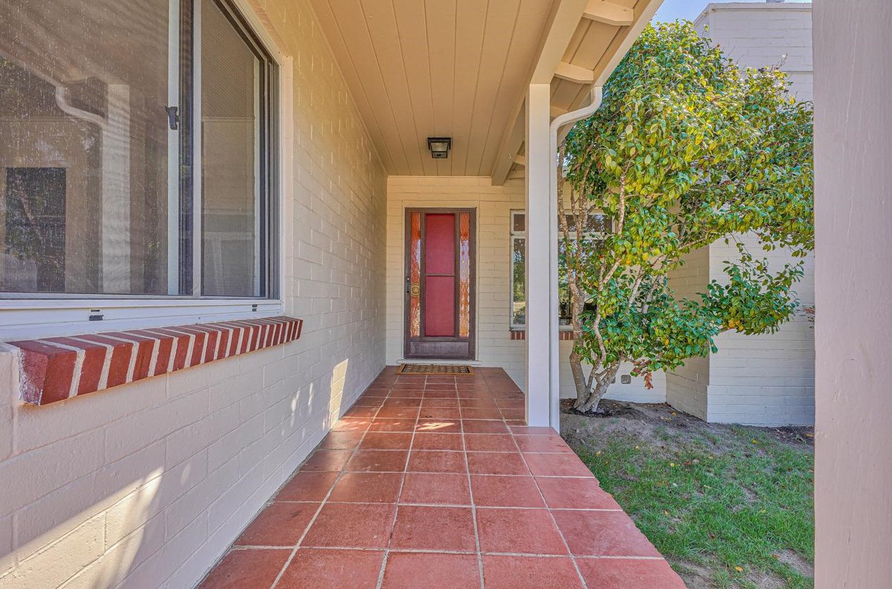 128 San Benancio Rd, Salinas, CA 93908-9114