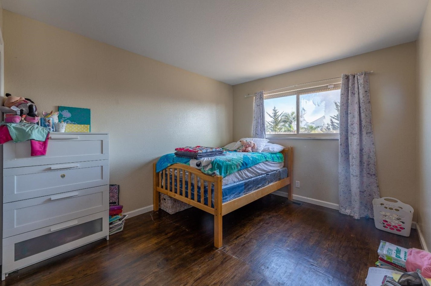 1666 Cambrian Dr, Salinas CA 93906-2207 exterior