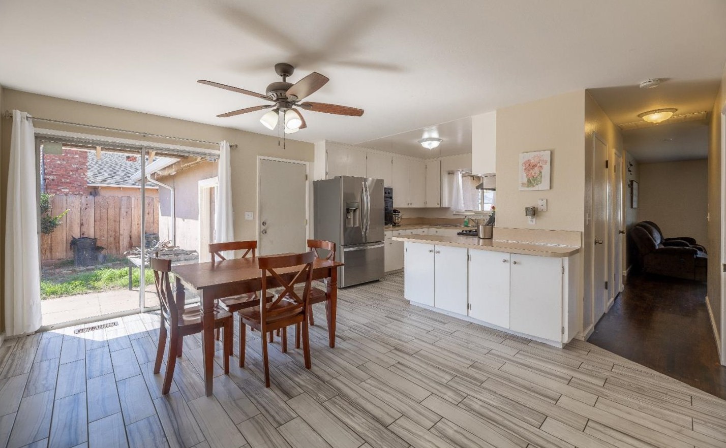 1666 Cambrian Dr, Salinas CA 93906-2207 exterior