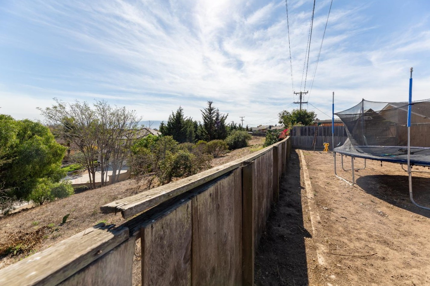 1666 Cambrian Dr, Salinas CA 93906-2207 exterior