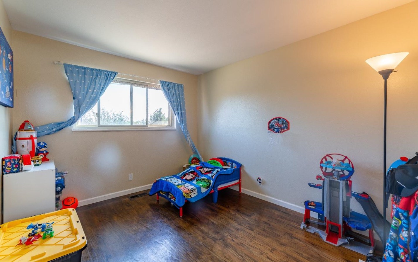 1666 Cambrian Dr, Salinas CA 93906-2207 exterior