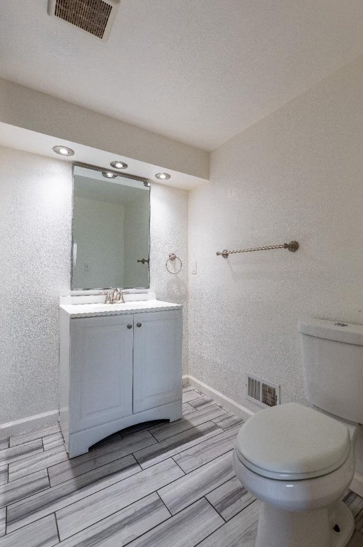 1666 Cambrian Dr, Salinas CA 93906-2207 exterior