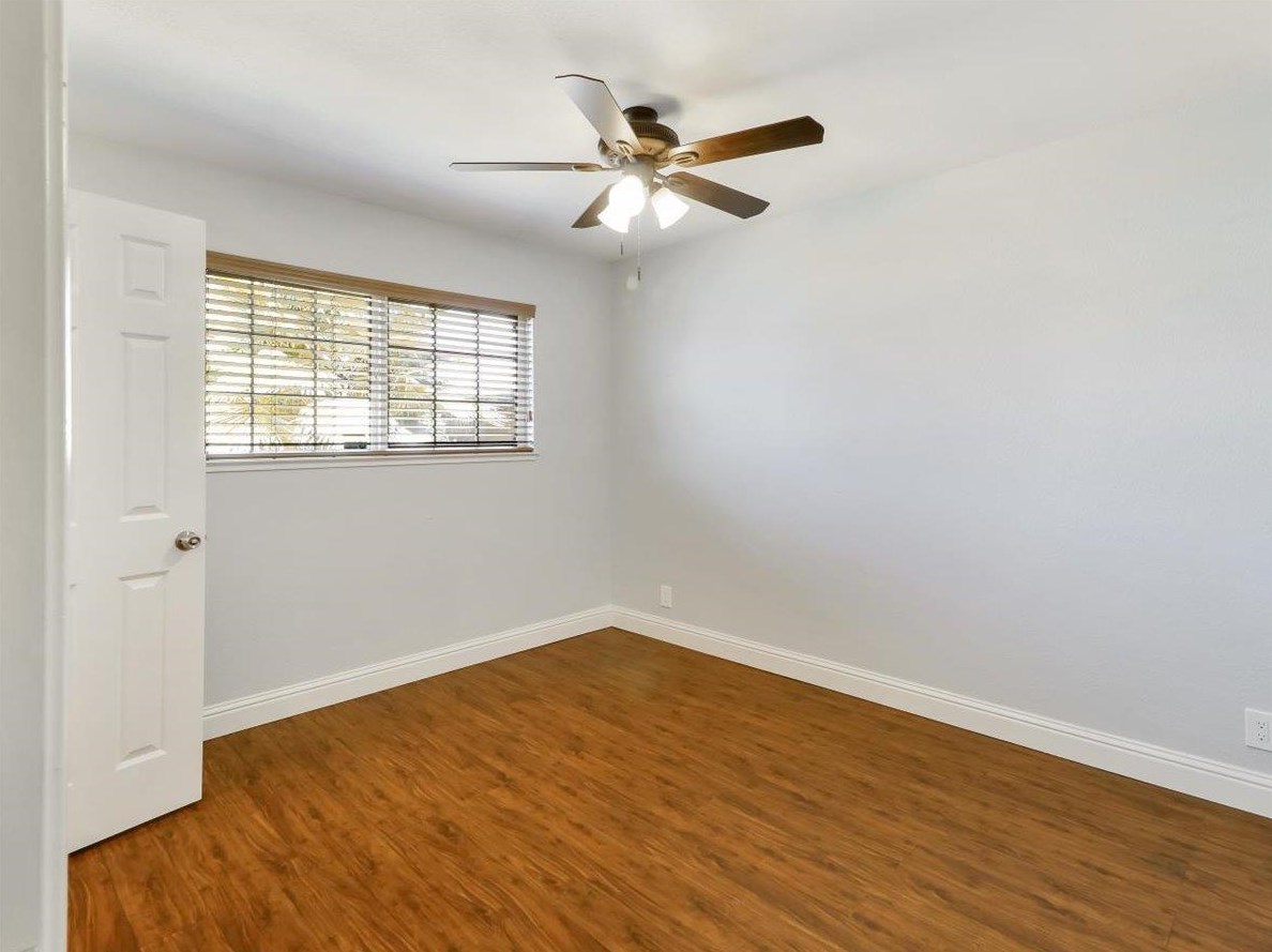 1610 Glidden Ave, Sacramento CA  95822-5152 exterior
