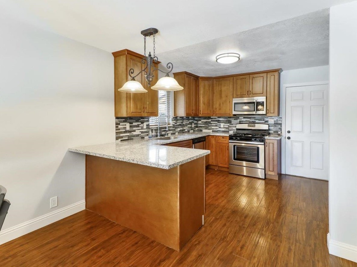 1610 Glidden Ave, Sacramento CA  95822-5152 exterior
