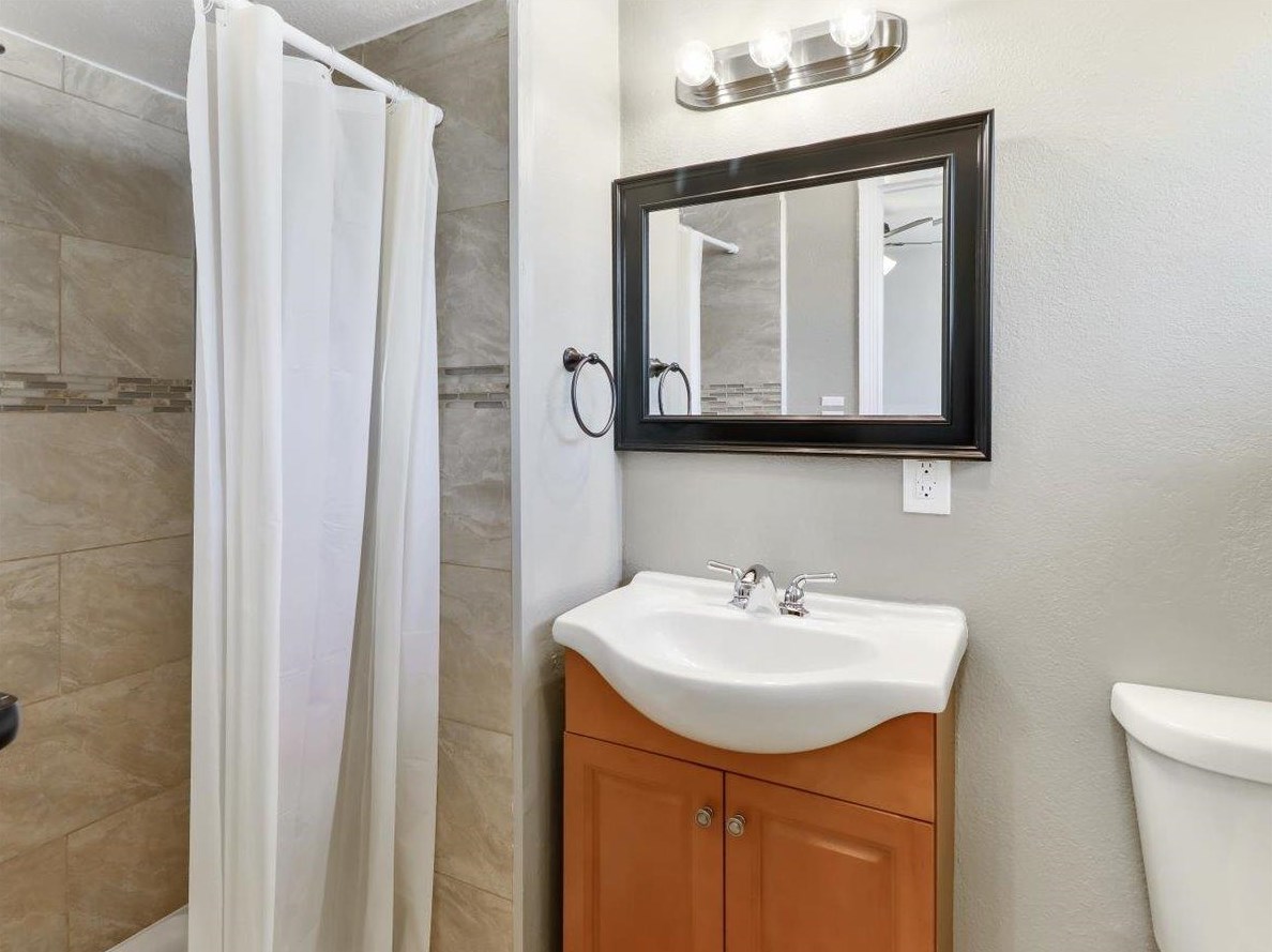 1610 Glidden Ave, Sacramento CA  95822-5152 exterior