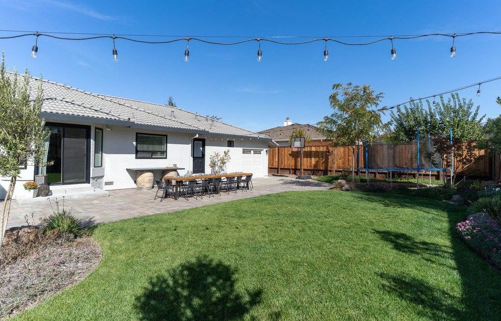 640 Ridgemark Dr, Hollister CA  95023-6457 exterior