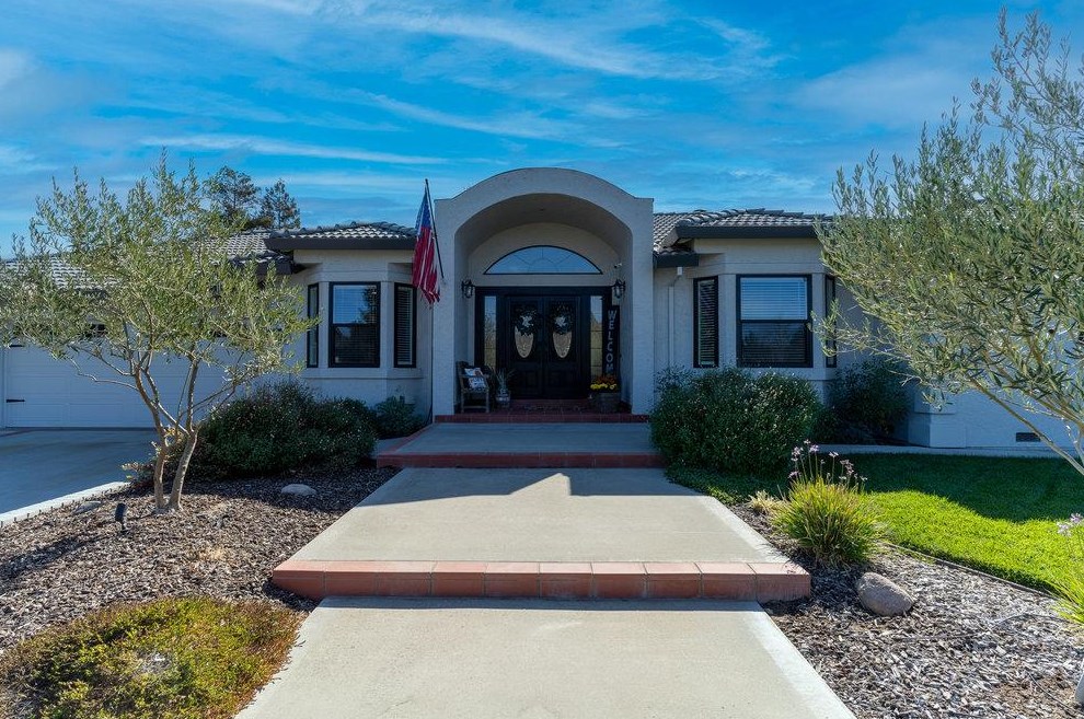 640 Ridgemark Dr, Hollister CA  95023-6457 exterior