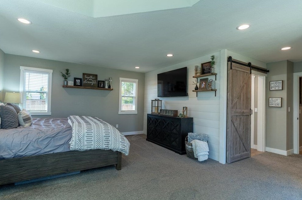 640 Ridgemark Dr, Hollister CA  95023-6457 exterior