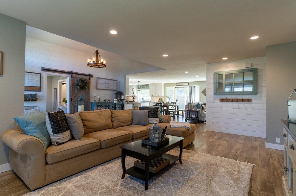 640 Ridgemark Dr, Hollister CA  95023-6457 exterior