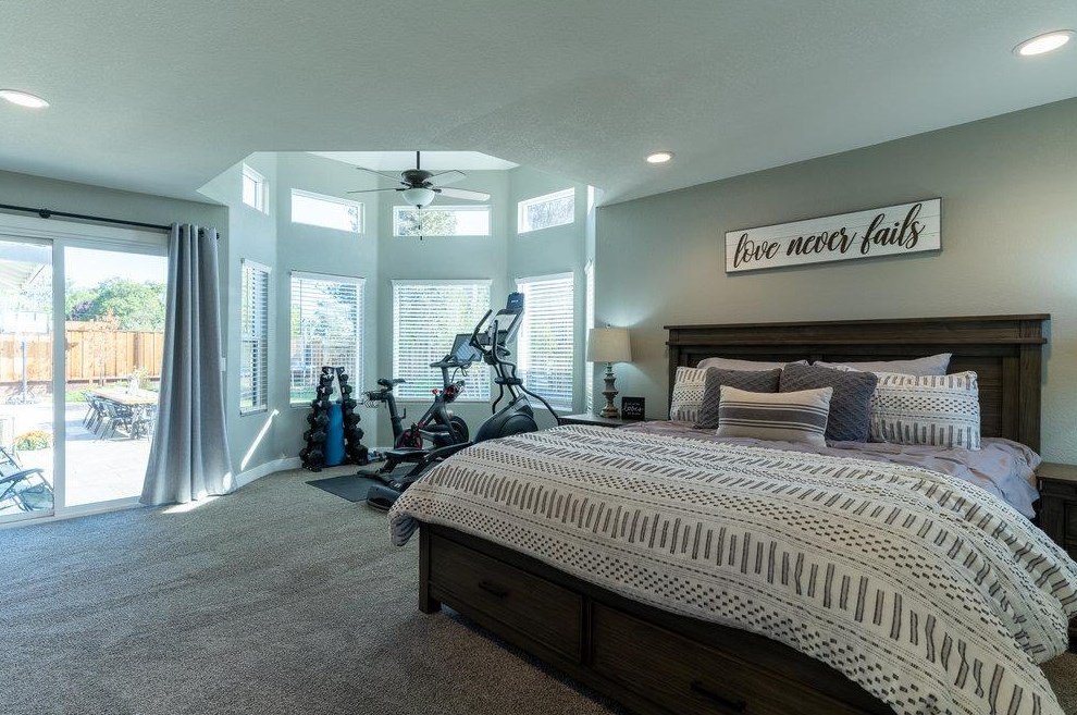 640 Ridgemark Dr, Hollister CA  95023-6457 exterior