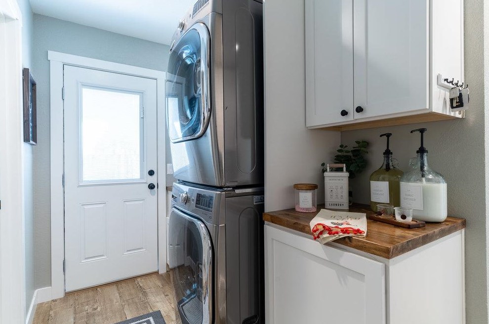 640 Ridgemark Dr, Hollister CA  95023-6457 exterior