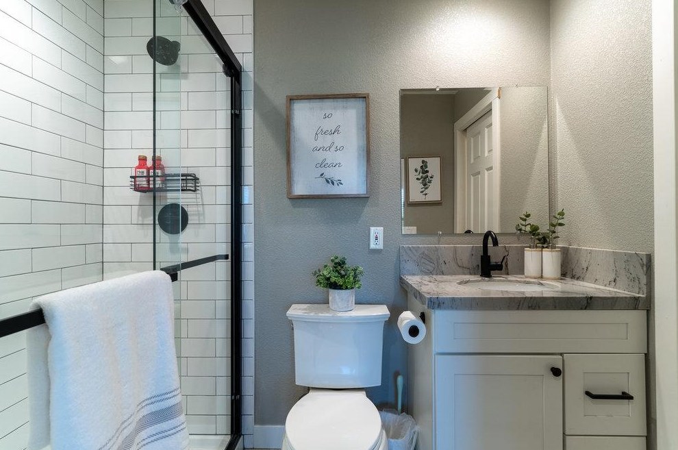 640 Ridgemark Dr, Hollister CA  95023-6457 exterior