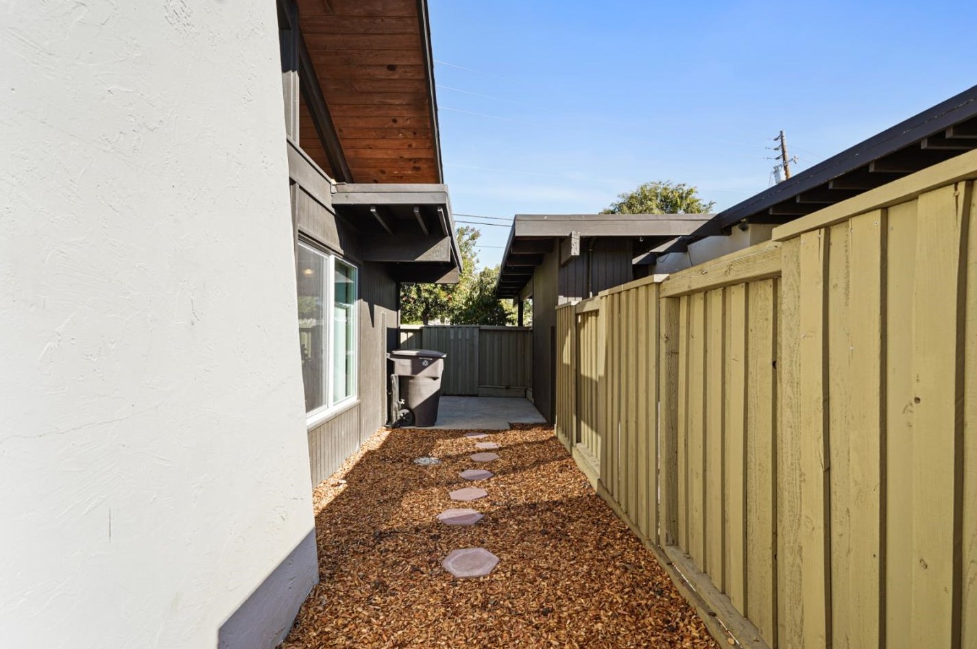 43 Gladys Ave, Mountain View, CA 94043