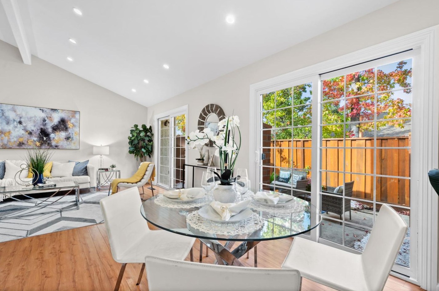 20185 Northglen Sq, Cupertino CA  95014-0567 exterior