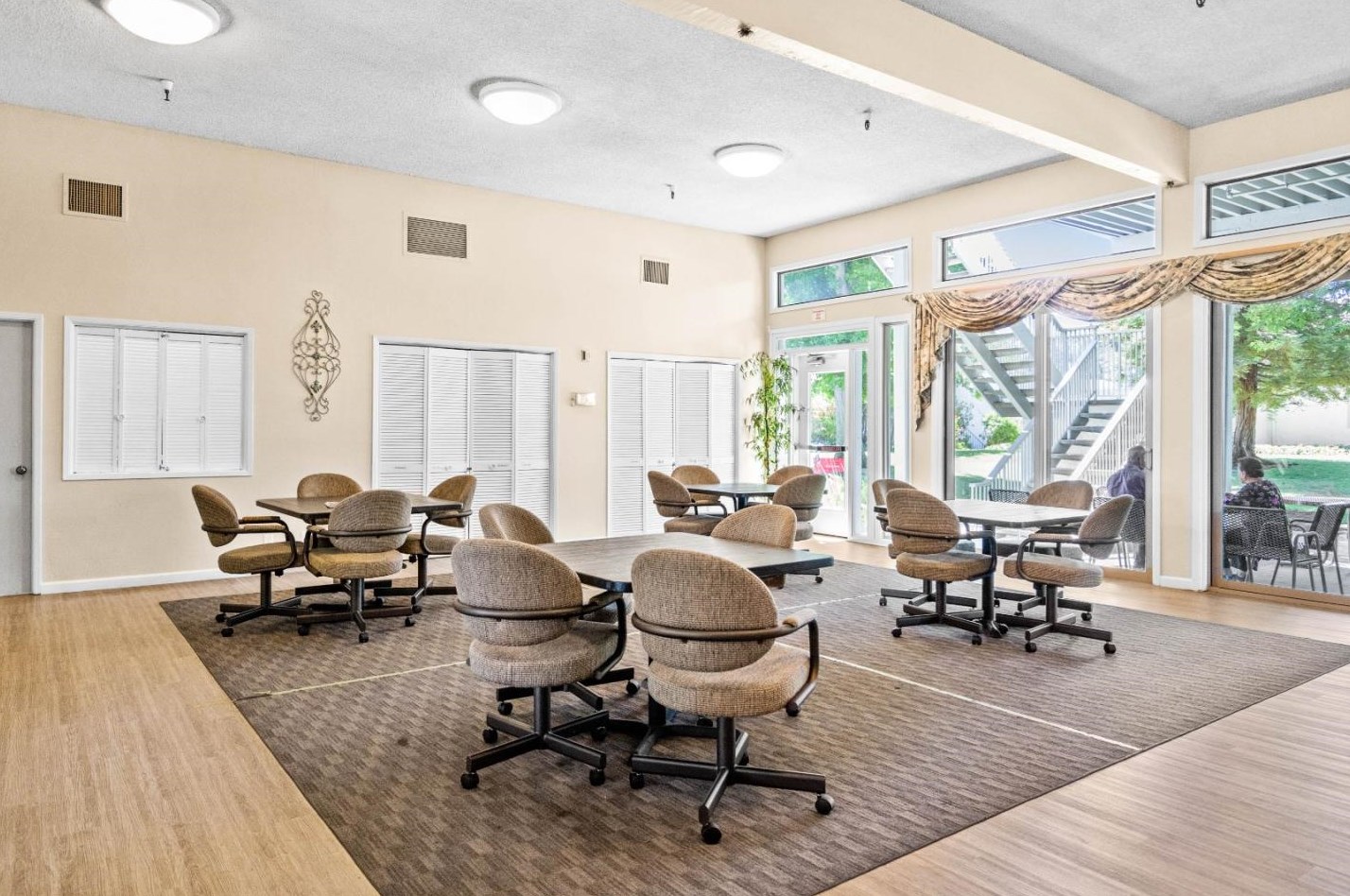 20185 Northglen Sq, Cupertino CA  95014-0567 exterior