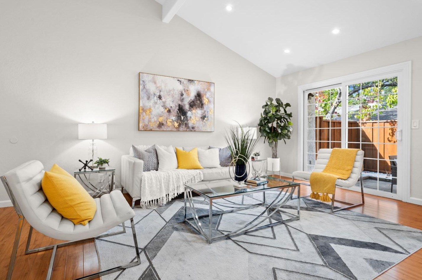 20185 Northglen Sq, Cupertino CA  95014-0567 exterior