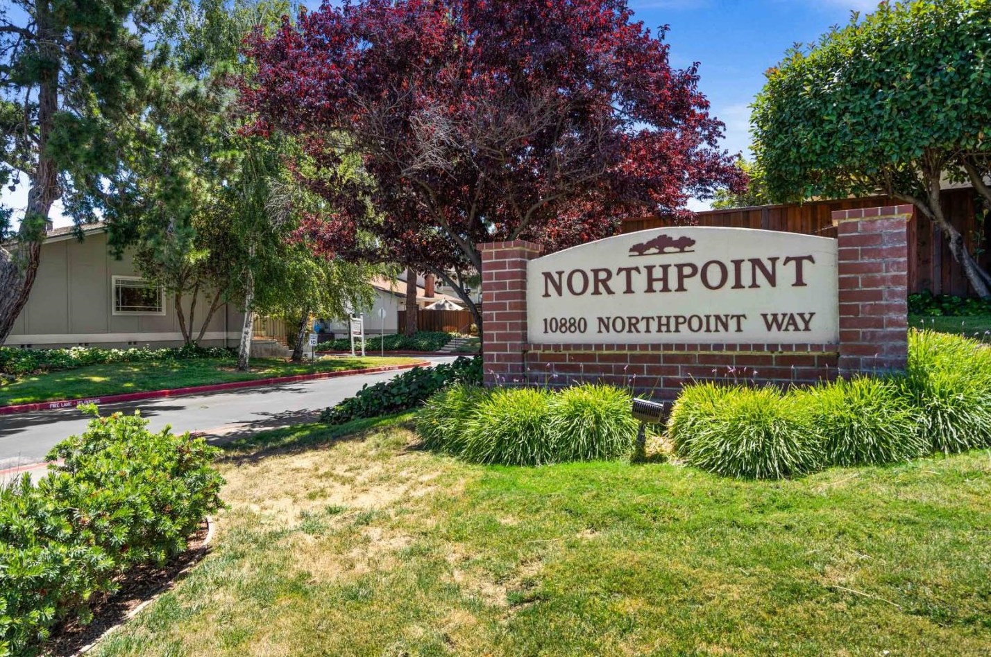 20185 Northglen Sq, Cupertino CA  95014-0567 exterior
