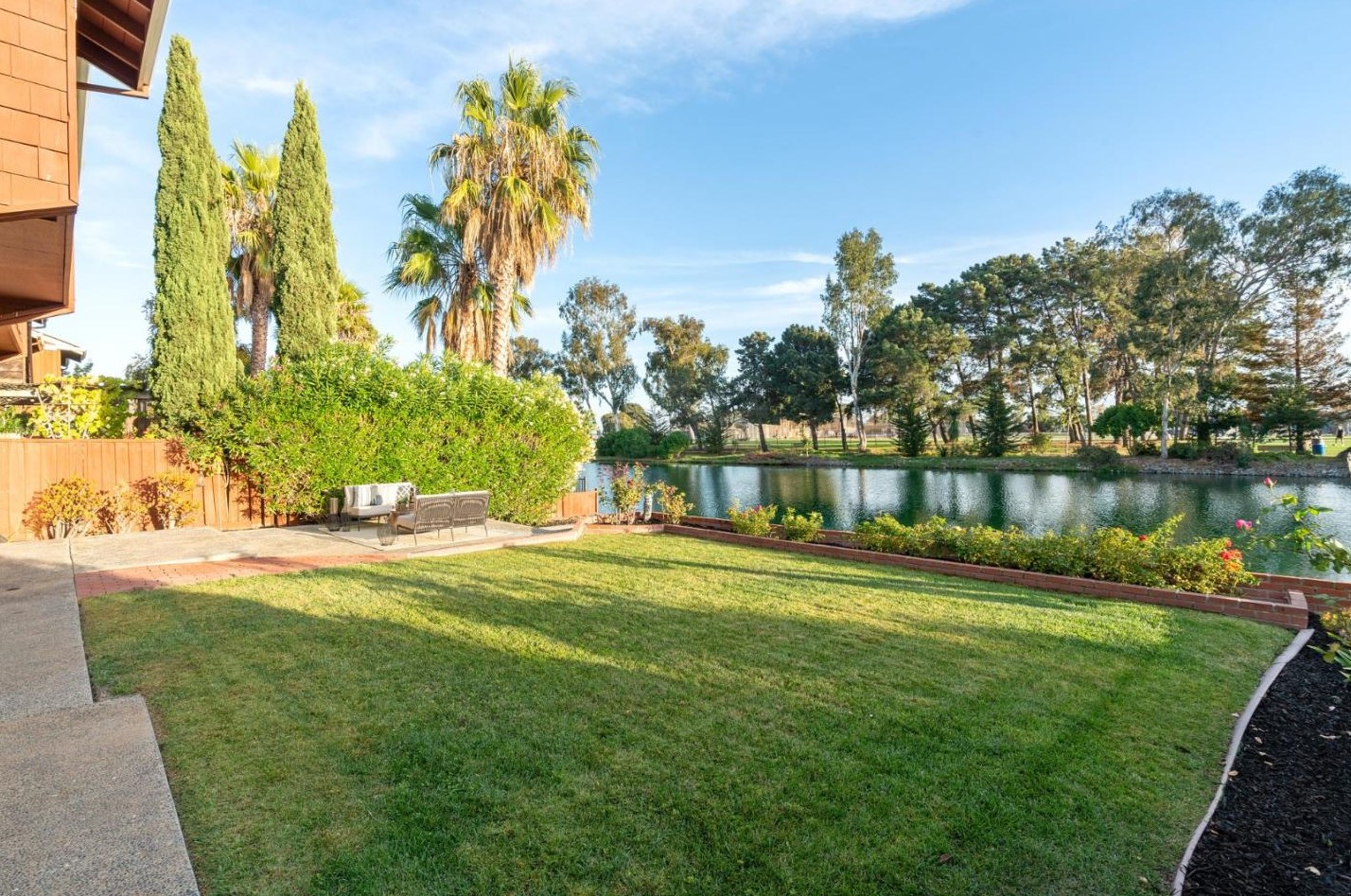 918 Aruba Ln, San Mateo CA  94404-3802 exterior