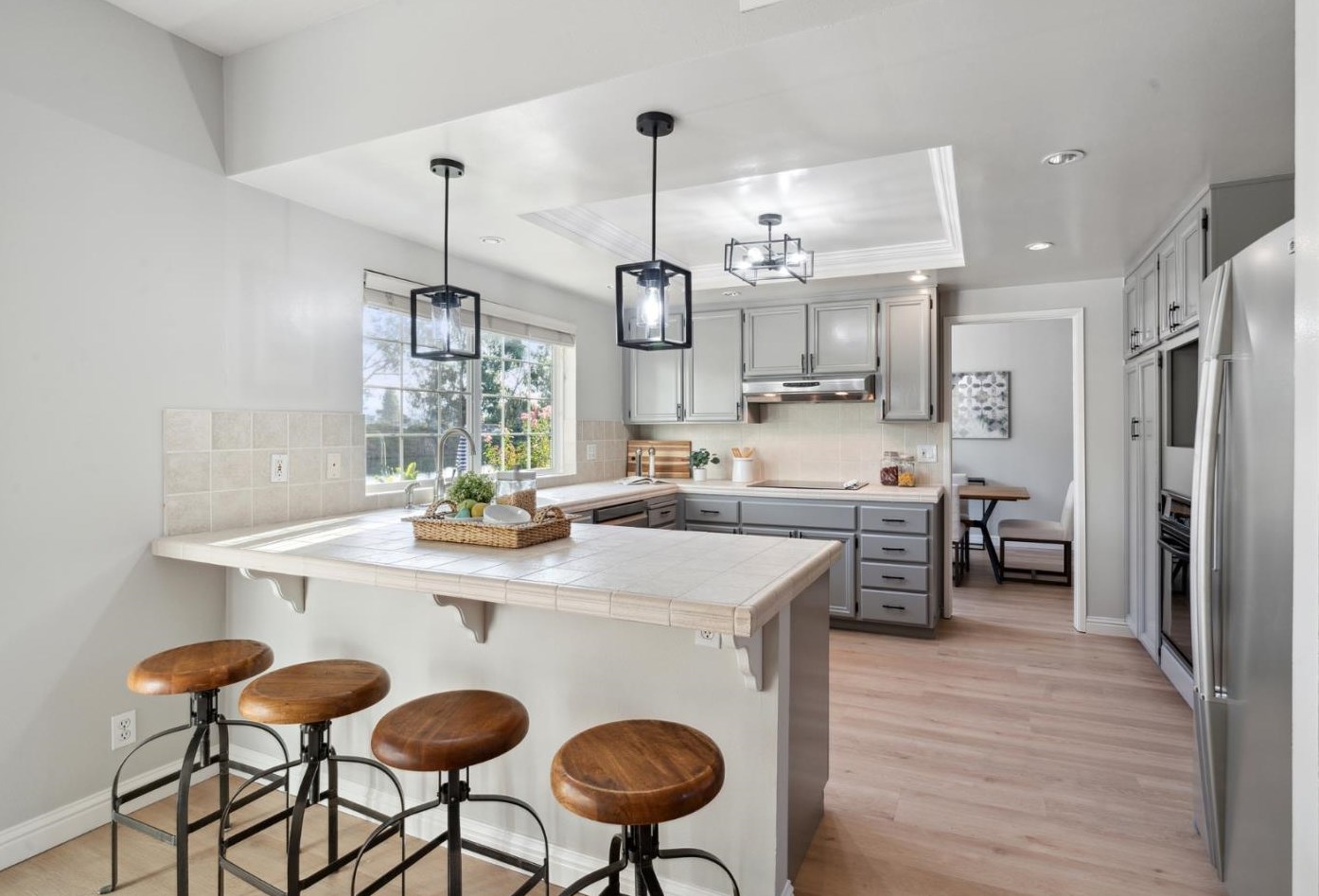 918 Aruba Ln, San Mateo CA  94404-3802 exterior