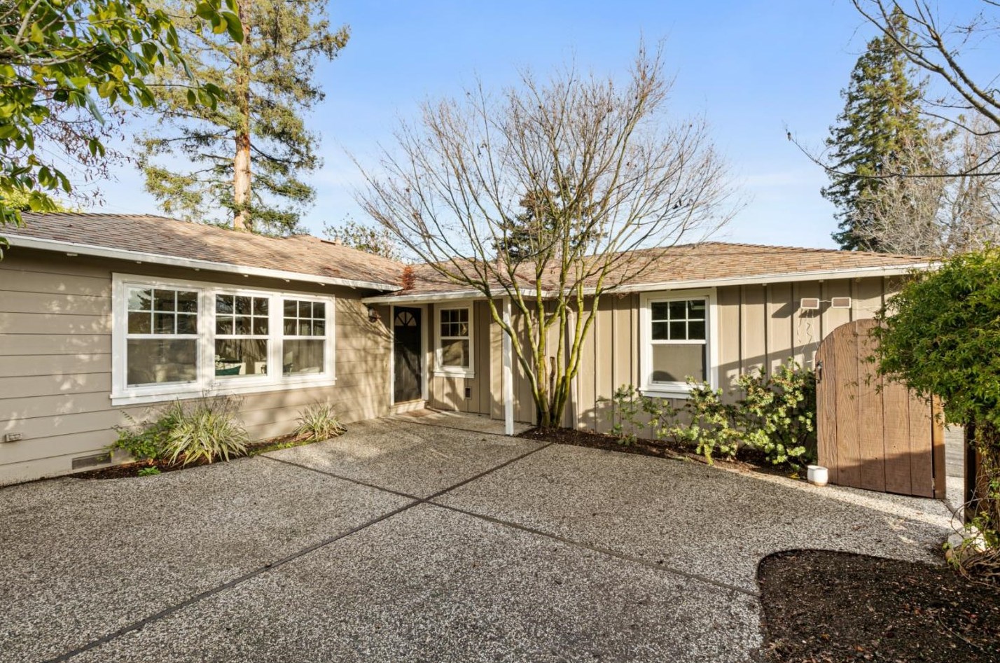117 Hedge Rd, Menlo Park, CA 94025