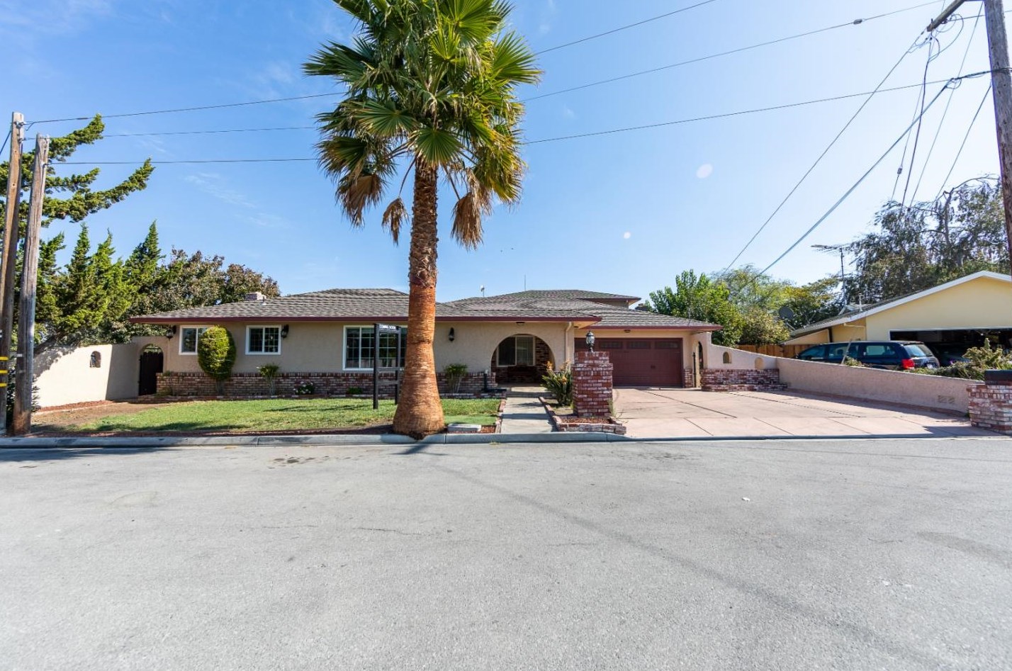2231 Santa Rosa Dr, Hollister, CA 95023